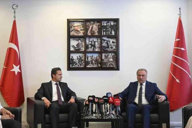 CHP ile AK Parti heyetleri bir araya geldi! Bayram ziyaretinde soğuk rüzgarlar estiren sözler