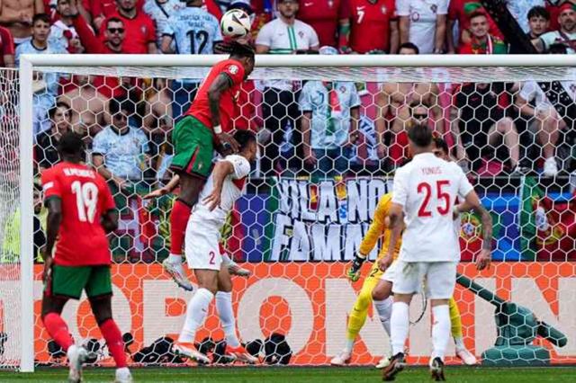 Samet kendi kalesine mi gol attı? Portekiz öne mi geçti?
