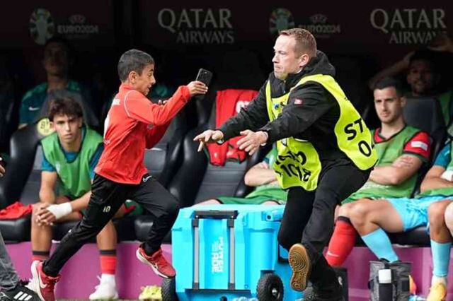 Ronaldo ile fotoğraf çektiren çocuğa ceza! UEFA çocuğa ne cezası verdi?