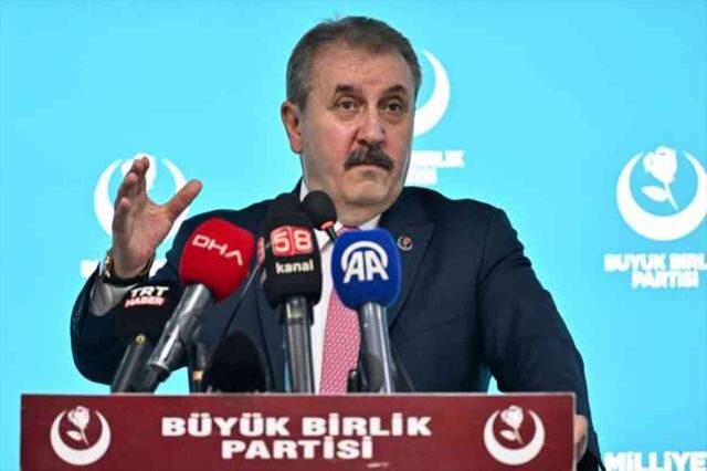 Cumhur İttifakı ortağı Destici'den asgari ücret çıkışı: Hiç tartışmaya gerek yok