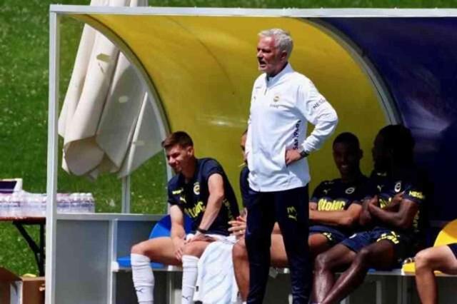 Fenerbahçe Jose Mourinho ile ilk galibiyetini aldı