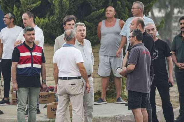 İzmir'in 5 ilçesinde orman yangını! Bakan Yumaklı bölgeye gidiyor