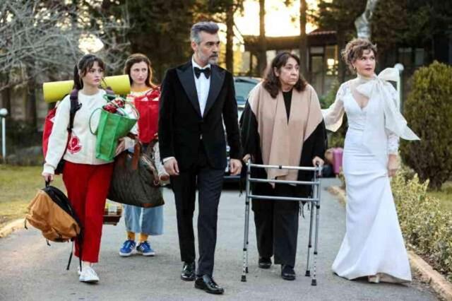 Ünlü oyuncu Melek Baykal, İnci Taneleri dizisinin kadrosuna katılıyor