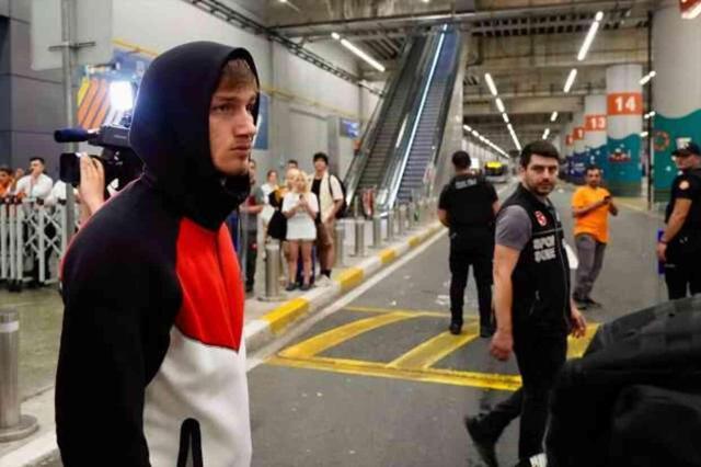 A MİLLİ TAKIM İstanbul'a döndü mü? A MİLLİ TAKIMINDAN İLK KARELER