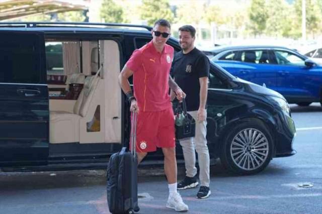 Galatasaray hazırlık maçı için Avusturya'da! Galatasaray'dan ilk görüntüler