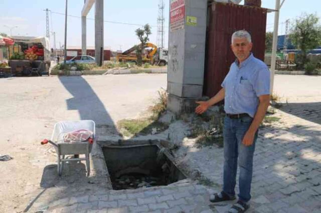 Hırsızlık anı kamerada! At arabasıyla şehrin mazgallarını bir bir çaldılar