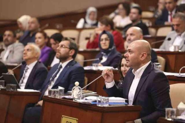 Öğrenci kartı için yaş sınırı var mı? İstanbul öğrenci kartı kimlere verilir? 30 yaş üstü öğrenci akbili ne kadar?