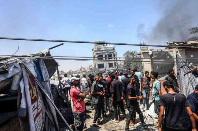 İsrail 'güvenli' dediği El-Mevasi'ye saldırdı: En az 71 ölü