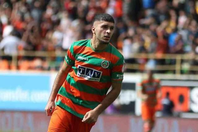 Taraftarların gözü kulağı bu haberdeydi! Fenerbahçe 3 transferi aynı anda açıklayacak