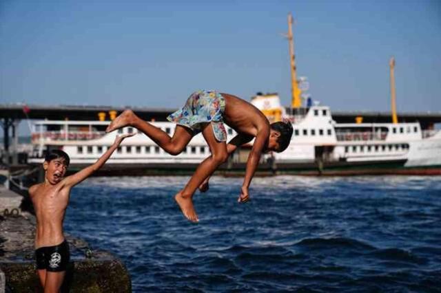 2 sıcak hava dalgası İstanbul'u kavuruyor! AKOM'dan yeni bir uyarı daha