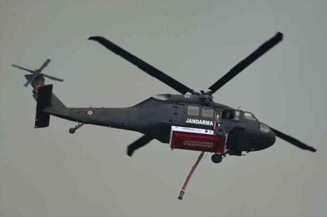 İzmir'de orman yangını! Alevler Adnan Menderes Havalimanı'na kadar yaklaştı, seferler iptal edildi