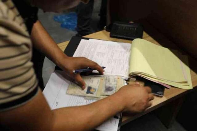 Yabancı uyruklu dilenciye para cezası! Yarım günde 3 bin TL topladığı tespit edildi