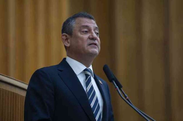 Özgür Özel'den Cumhurbaşkanı Erdoğan'a yanıt: Mali darbe yaparsa demokrasi tokadı yer