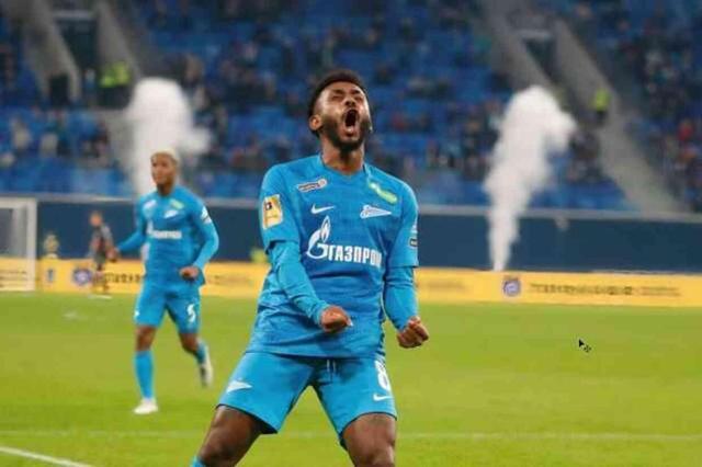 Taraftarlar küplere binecek! Galatasaray'da bir transfer daha yattı