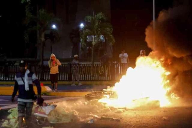 Maduro'nun yeniden kazandığı seçim sonuçları Venezuela'yı yangın yerine çevirdi