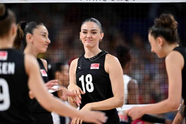 Türkiye- Dominik Cumhuriyeti maçı kaç kaç bitti? Türkiye maçı kazandı mı? Filenin Sultanları çeyrek finale yükseldi mi?