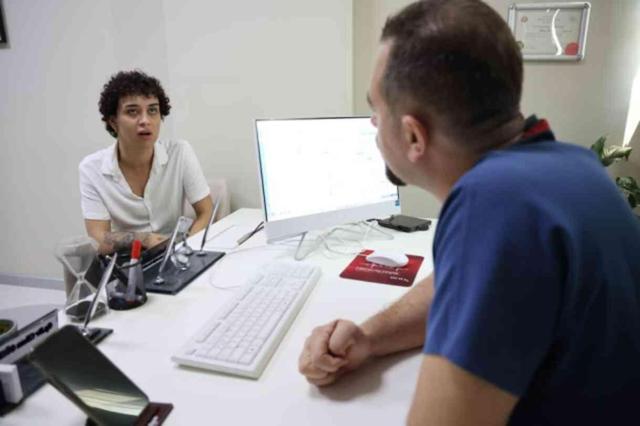 Mide ameliyatı ve estetik oldu! 74 kilo veren gençten pasaportunu yenilemek için DNA testi istediler