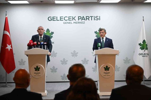 Davutoğlu ve Dervişoğlu, AKP'ye katılma iddialarını yalanladı