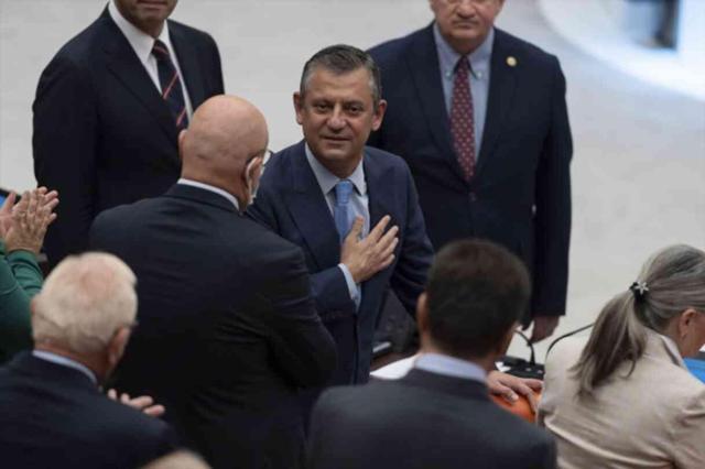 Özel telefonla aramış! TBMM'deki yumruklu kavganın ardından Genel Kurul'u Numan Kurtulmuş açtı