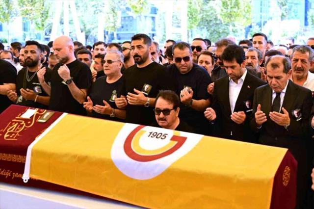 Aydemir Akbaş'a veda! Tatlıses gözyaşları içinde son anlarını anlattı