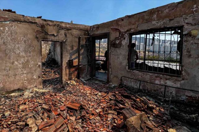 İzmir'deki Orman Yangınlarına Havadan ve Karadan Müdahale Devam Ediyor