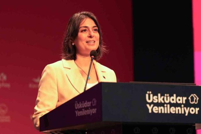 İBB Başkanlığı'na göz kırpmıştı! Özgür Özel: Sinem Dedetaş'ın açıklaması gereksiz, memnun olmadım