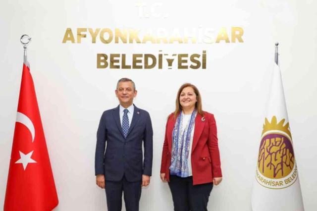 Burcu Köksal kimdir? Afyonkarahisar Belediye Başkanı Burcu Köksal kaç yaşında ve nereli?