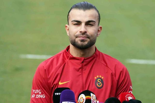 Abdülkerim Bardakçı neden yok, Young Boys maçında neden oynamıyor? Yedek mi, cezalı mı, sakat mı?