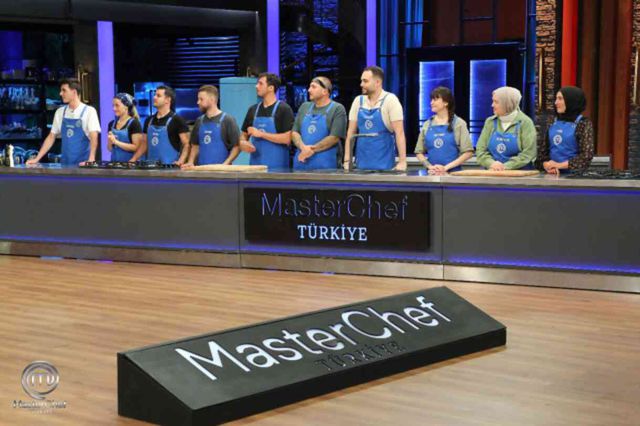 Masterchef dün akşam eleme adayı kim oldu? Masterchef'te dokunulmazlık oyununu hangi takım kazandı?