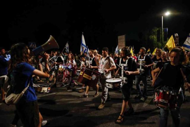 Netanyahu için son çağrı: Yarından itibaren tüm ülke titreyecek