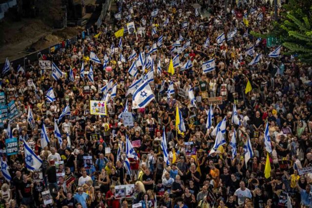 İsrail'de ortalık yangın yeri! Yüz binler sokağa indi, Netanyahu'ya istifa çağrısı yapıyor