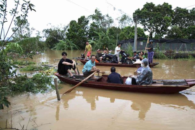 Vietnam'ı vuran Yagi Tayfunu'nda can kaybı 254