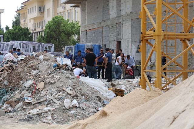 İnşaatta facia! Vincin halatı koptu, 2 işçi feci şekilde can verdi