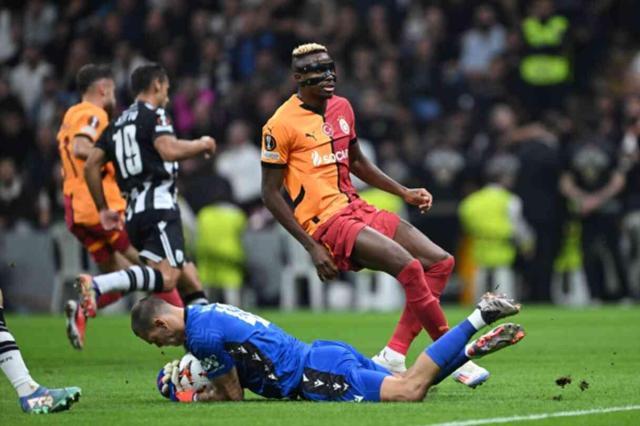 GALATASARAY- PAOK MAÇINDAN KARELER!