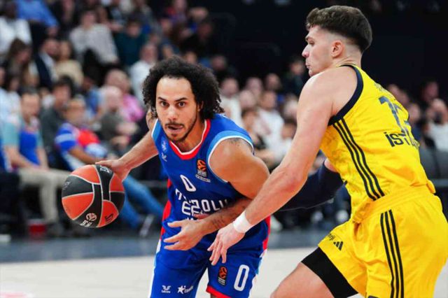 Fenerbahçe Beko, EuroLeague'deki Türk derbisinde Anadolu Efes'i 83-78 yendi