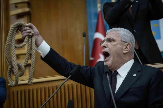 İYİ Parti, Bahçeli'nin istediği idam ipini parti poşetiyle gönderdi ancak bir şartları var