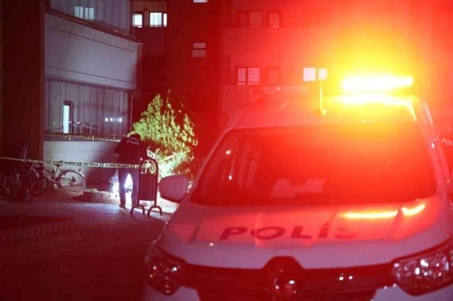 Eşini 18 bıçak darbesiyle öldürmüştü! Öğretmen, katliamı bir hiç uğruna yapmış