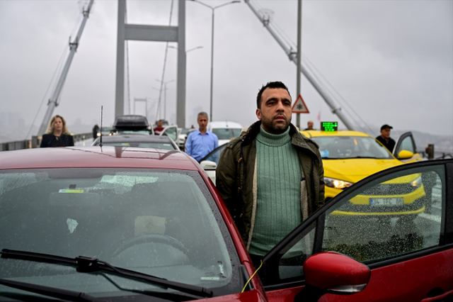 Tüm Türkiye'de saat 9'u 5 geçe hayat durdu