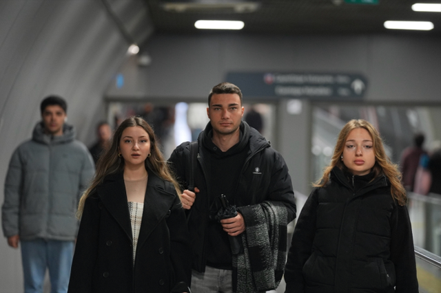 Tüm Türkiye'de saat 9'u 5 geçe hayat durdu