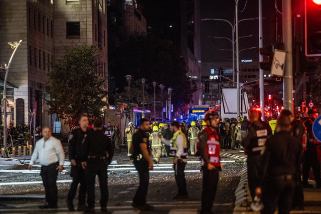 Hizbullah'tan Tel Aviv'e füze saldırısı: Çok sayıda yaralı var