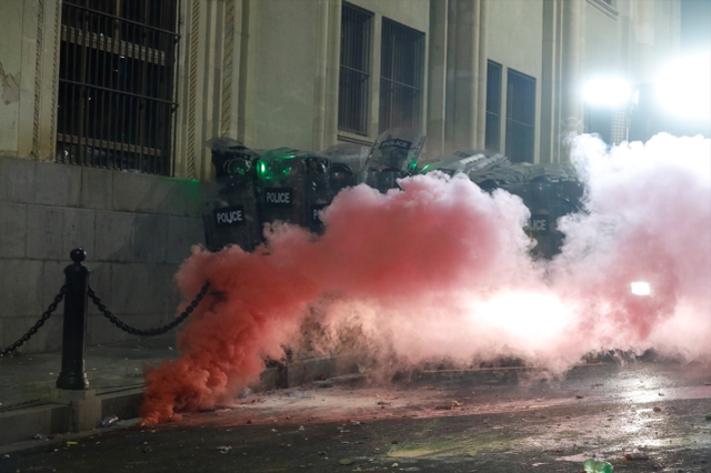 Gürcistan'da AB Müzakereleri Askıya Alındı, Gösteriler Şiddetlendi