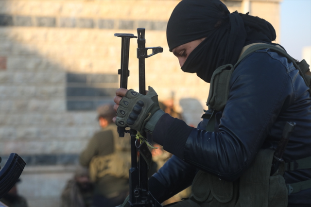 Esad'ın planı açık oldu: Hama'dan taktiksel çekildik