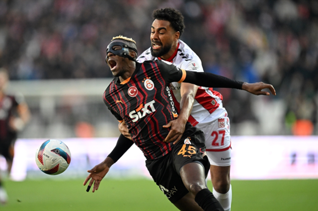 10 kişi Galatasaray, Sivasspor'u 3-2 yendi