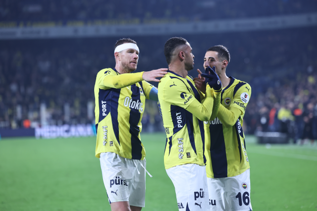 Fenerbahçe, RAMS Başakşehir'i Kadıköy'de 3-1 yendi