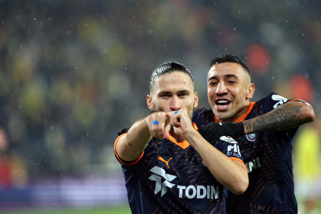 Fenerbahçe, RAMS Başakşehir'i Kadıköy'de 3-1 yendi