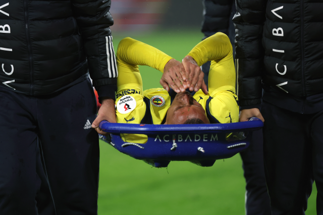 Fenerbahçe, RAMS Başakşehir'i Kadıköy'de 3-1 yendi