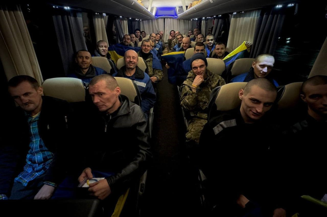 Ukrayna ve Rusya Arasında Esir Takası: 189 Ukraynalı Evine Döndü