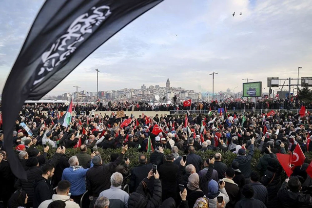 İstanbul'da İsrail Zulmüne Karşı Büyük Yürüyüş Gerçekleşti