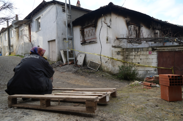 Alevlerin arasında can veren 2 kardeş bu halde bulunmuş