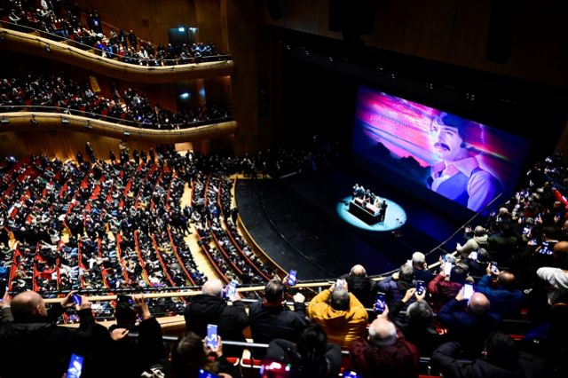 İmamın uyarısı işe yaramadı! Ferdi Tayfur'un cenaze töreninde istenmeyen görüntüler